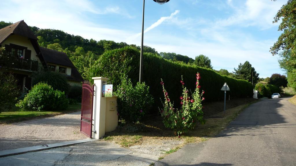 Maison D'Hotes Les Coquelicots Giverny Exterior photo