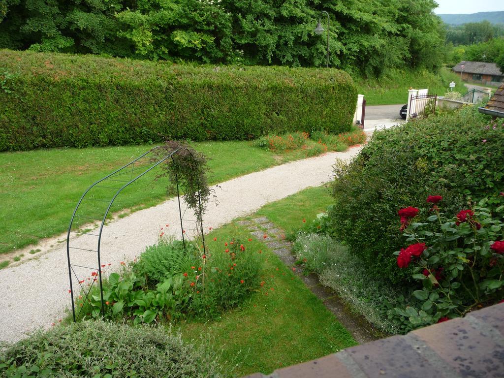 Maison D'Hotes Les Coquelicots Giverny Exterior photo